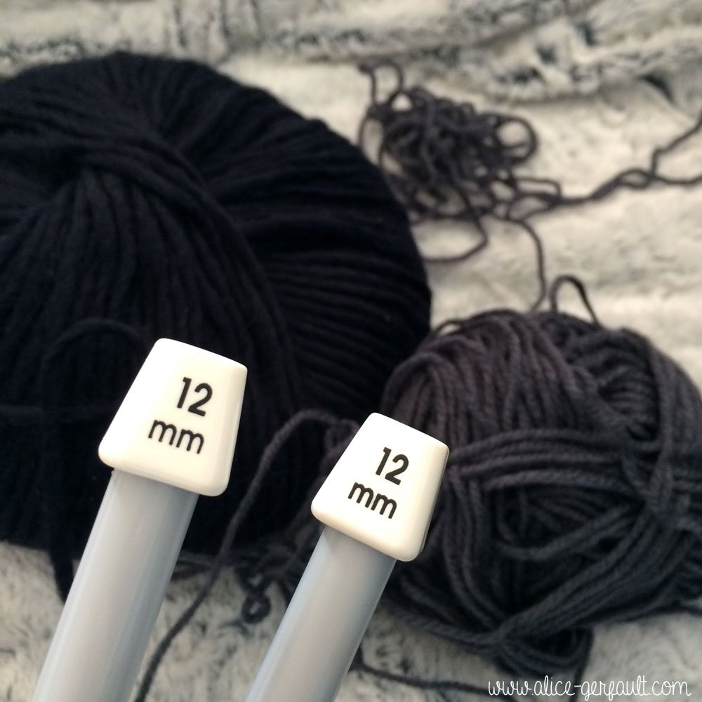 Aiguilles pour housse de coussin au tricot par Alice Gerfault