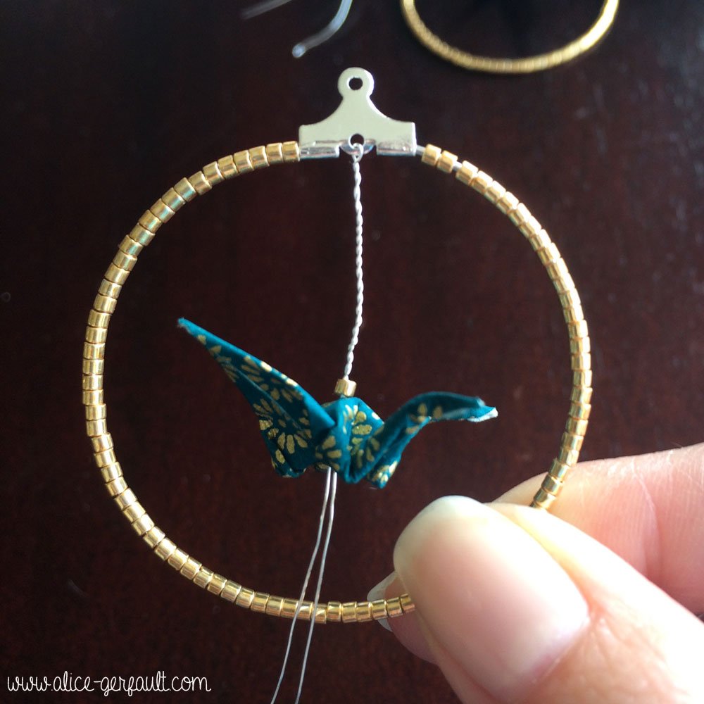 Réalisation boucles d'oreilles Origami Adeline Klam, DIY par Alice Gerfault